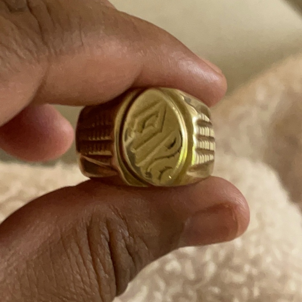 18k gold ring